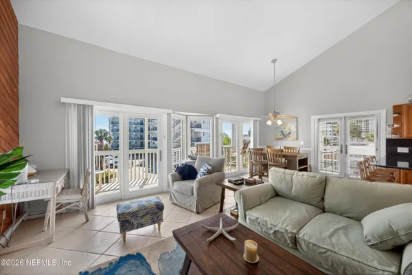 $3,500 | 724 1st Street South, Unit 12, Jacksonville Beach, FL 32250