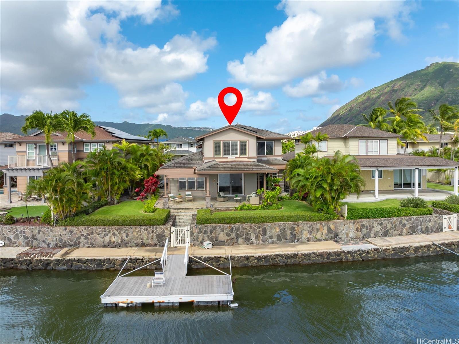 520 Lunalilo Home Road, Unit ER126 Honolulu, HI 96825 - Photo 6 of 25 a front view of a house with a yard
