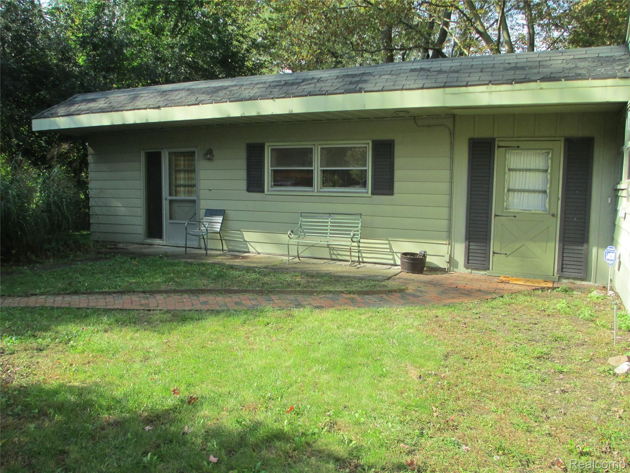 22535 Beech Road Southfield, MI 48033 - Photo 3 of 32 IMG_3151.JPG