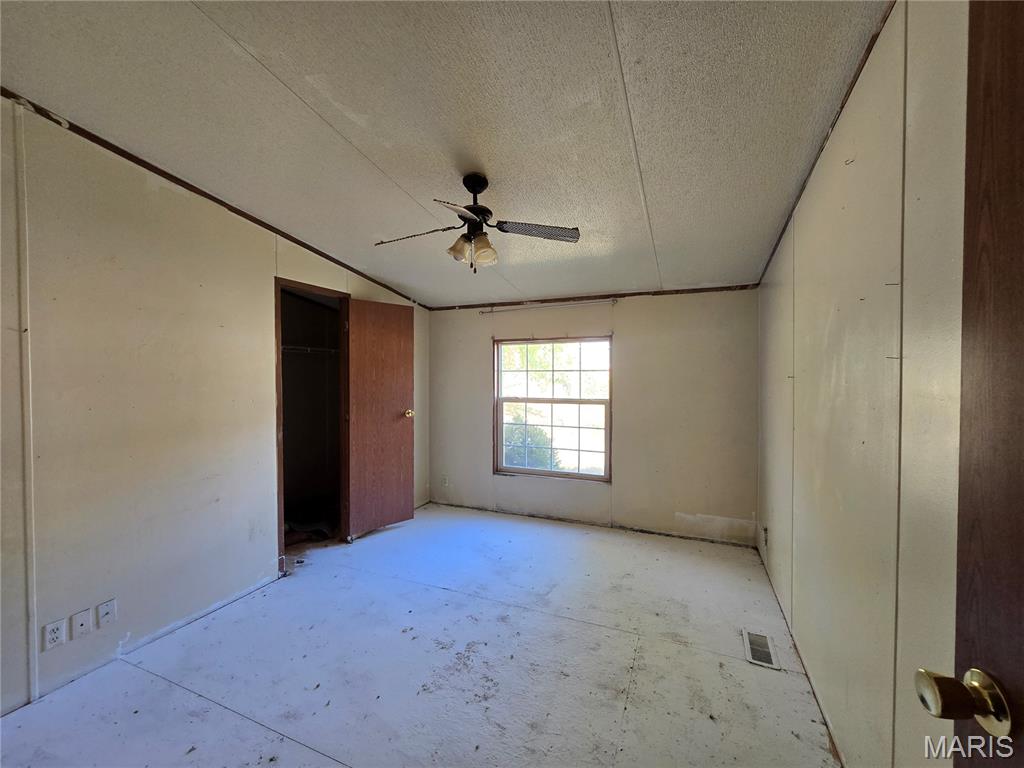 19050 Sikes Road Ste. Genevieve, MO 63670 - Photo 18 of 27