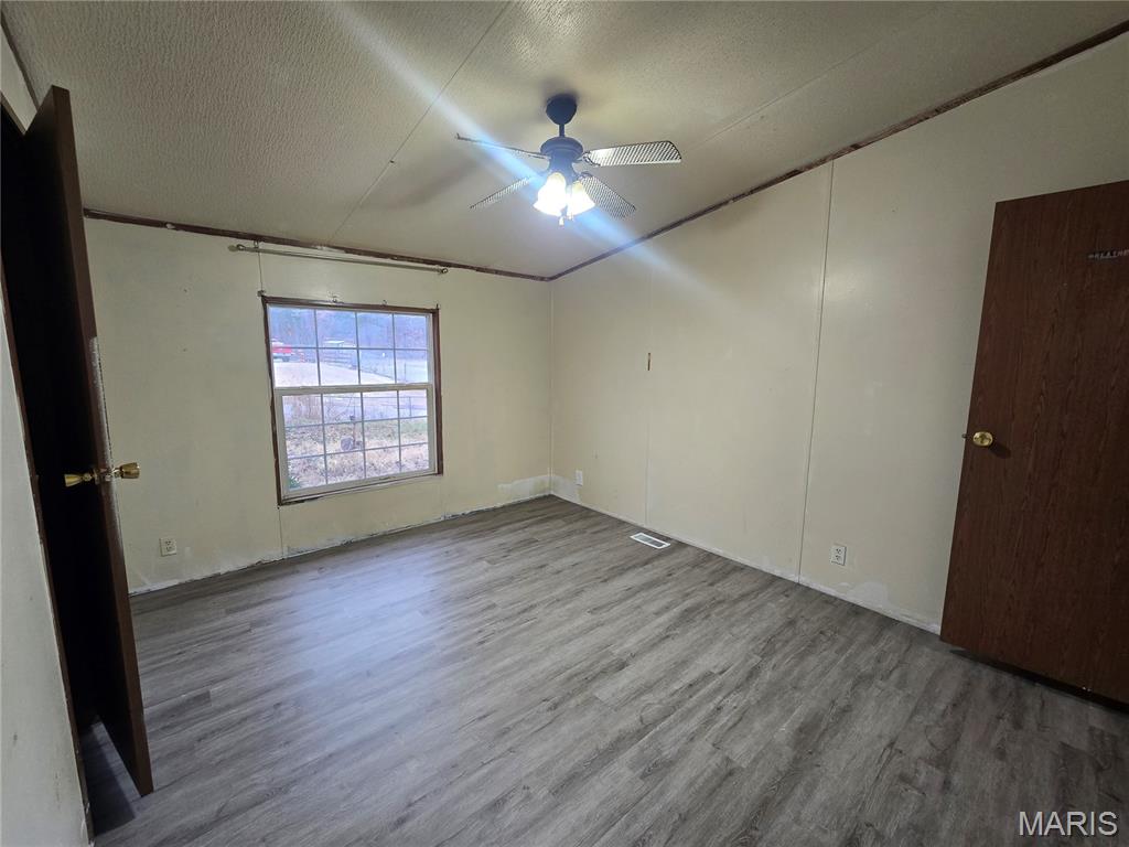 19050 Sikes Road Ste. Genevieve, MO 63670 - Photo 4 of 33