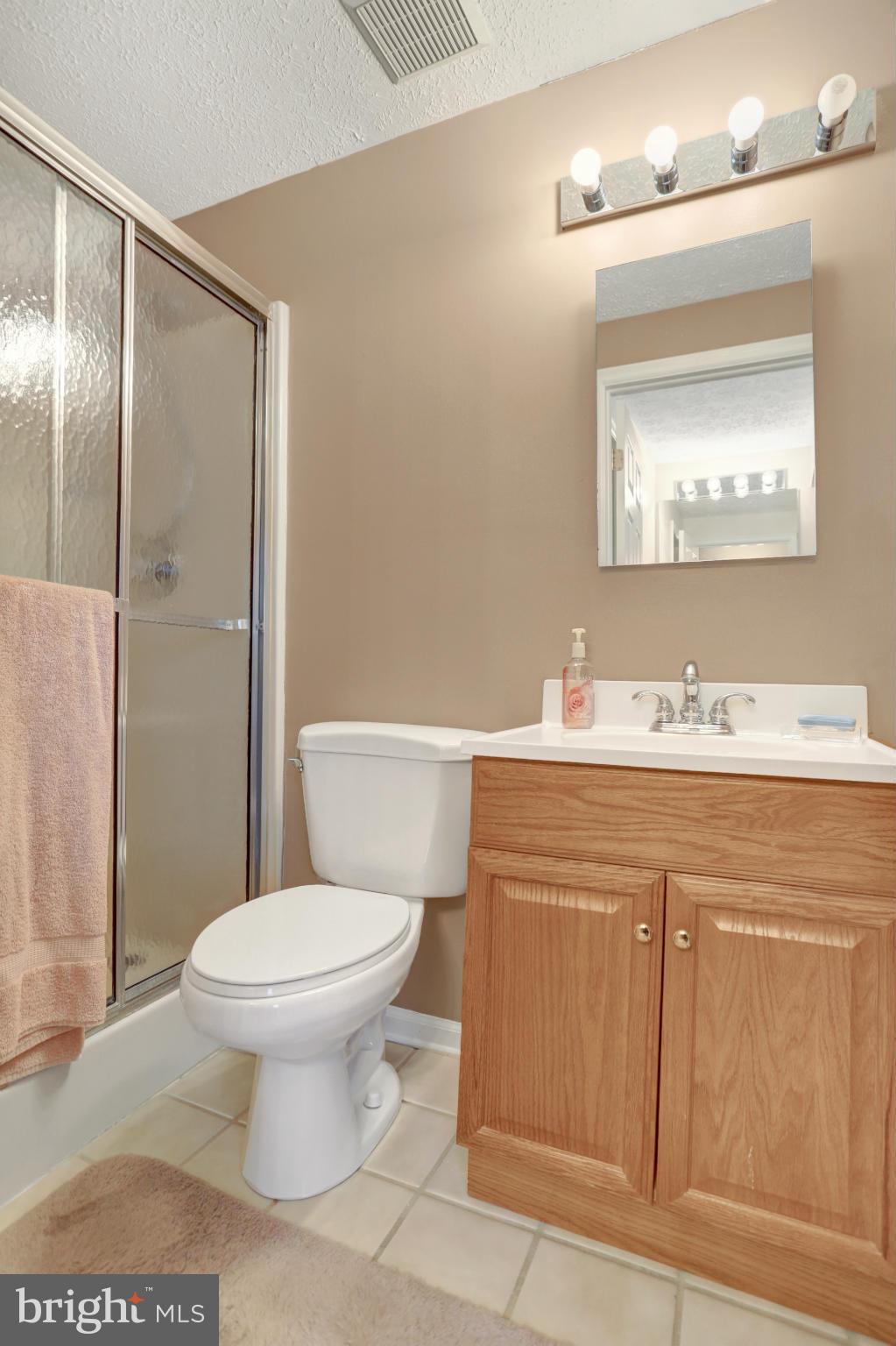 9503 Hallhurst Road Nottingham, MD 21236 - Photo 17 of 29 Bath (Master)