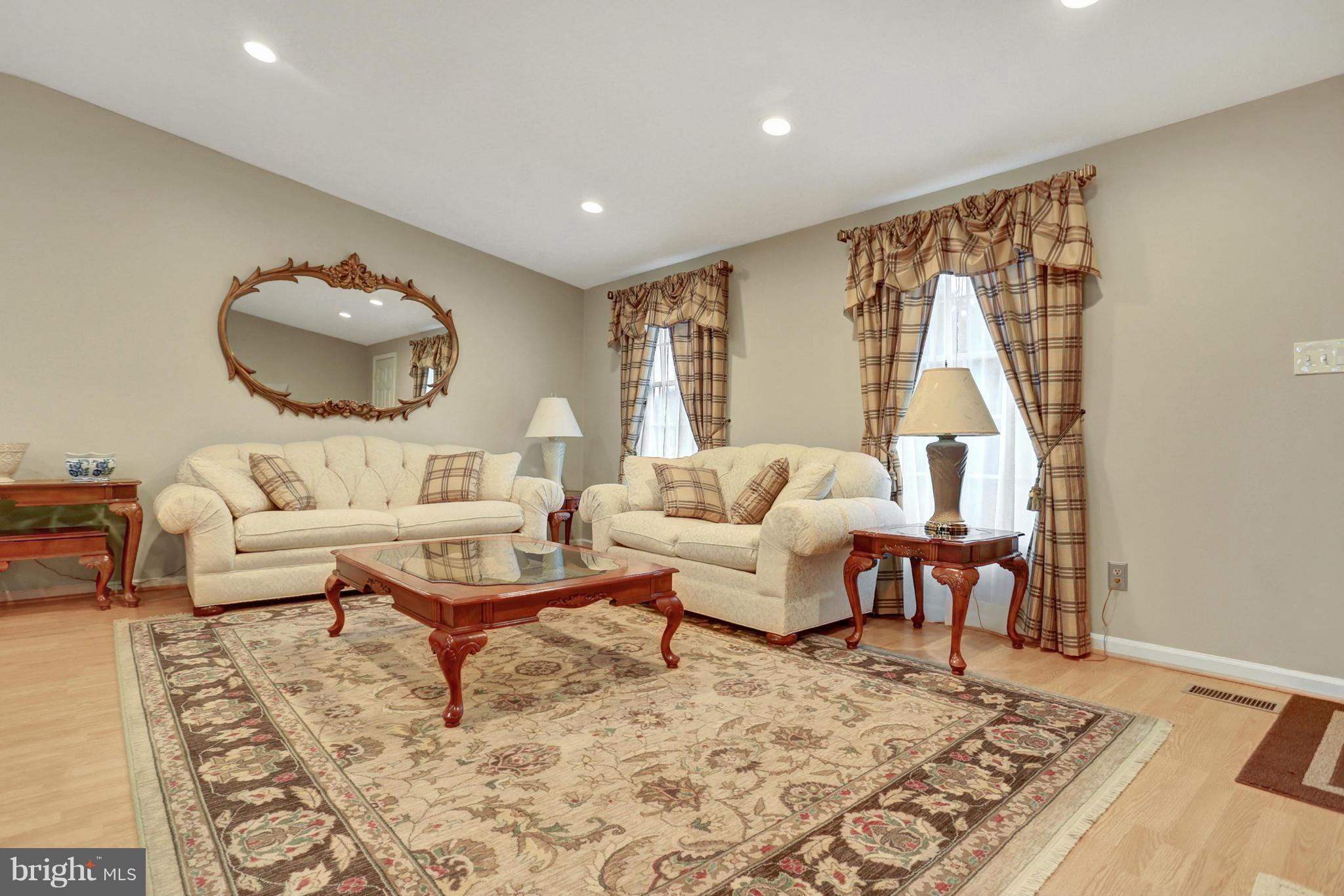 9503 Hallhurst Road Nottingham, MD 21236 - Photo 3 of 29 Lots of light