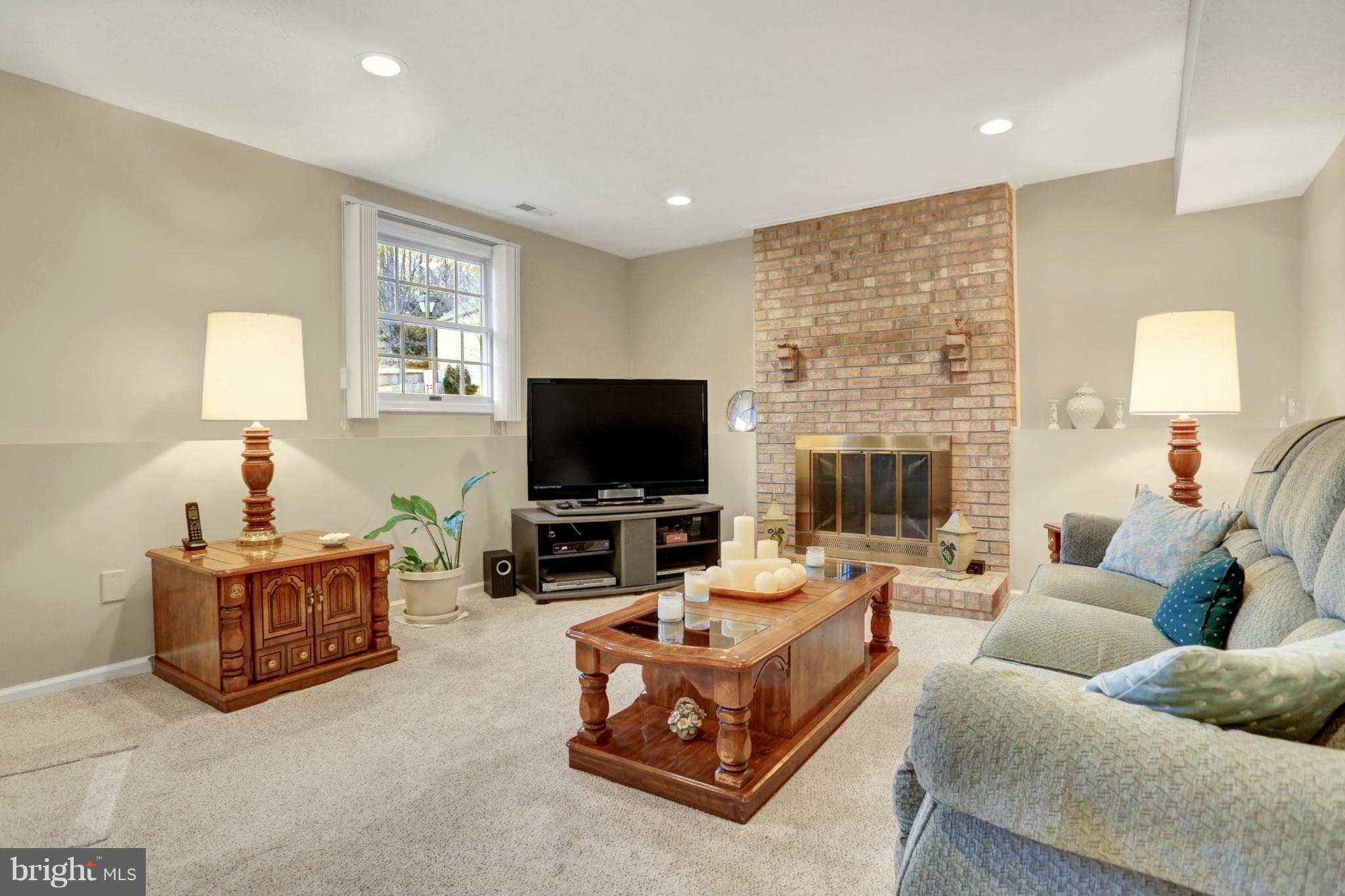 9503 Hallhurst Road Nottingham, MD 21236 - Photo 23 of 29 warm and cozy