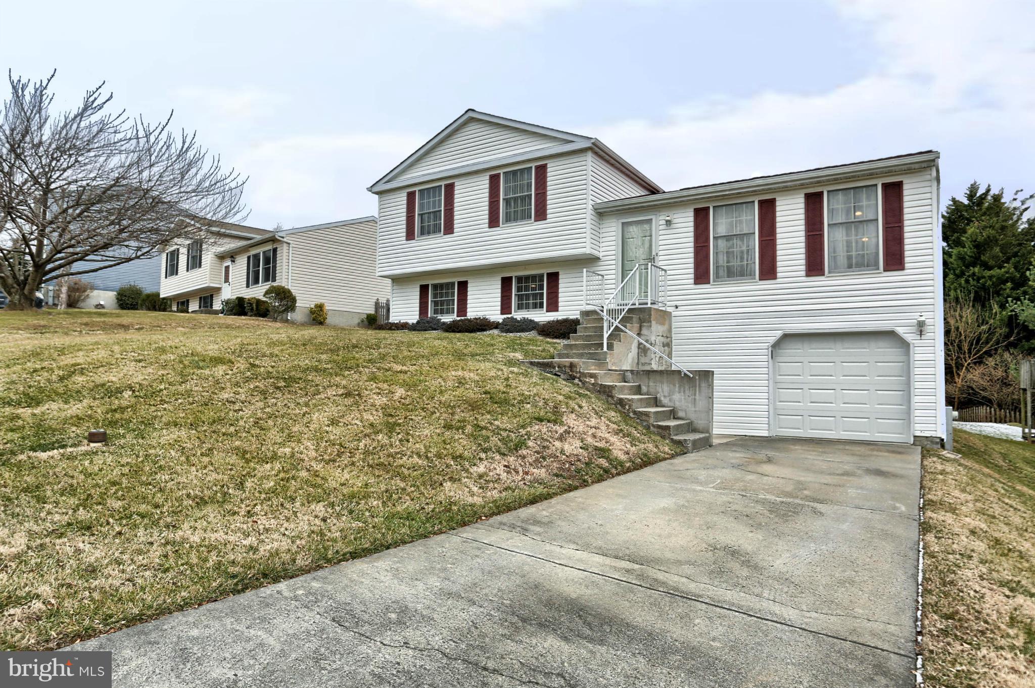 9503 Hallhurst Road Nottingham, MD 21236 - Photo 28 of 29 lots of parking