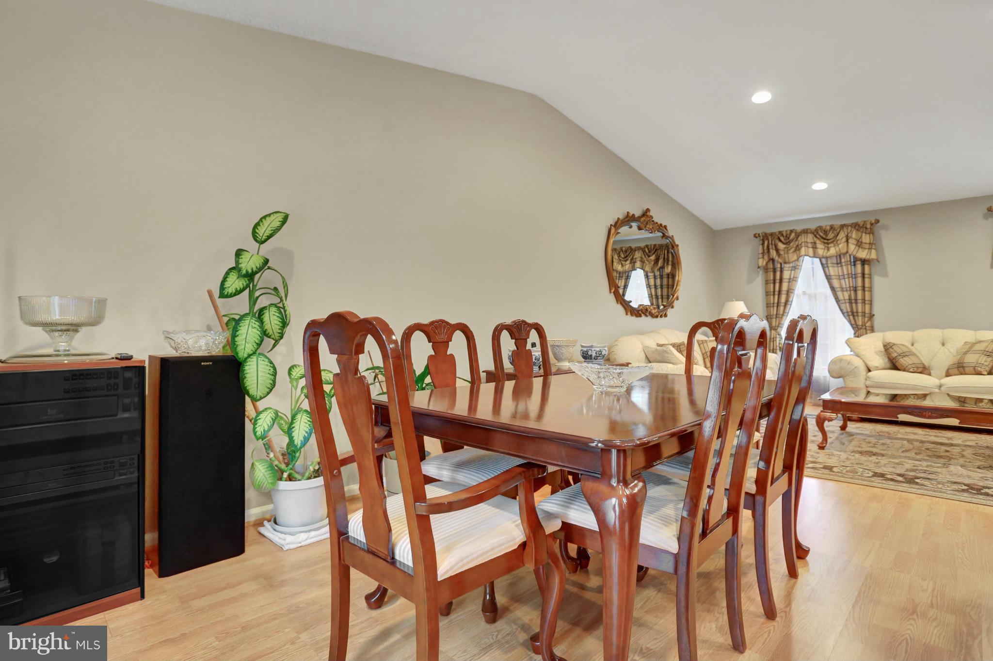 9503 Hallhurst Road Nottingham, MD 21236 - Photo 8 of 29 Dining Room