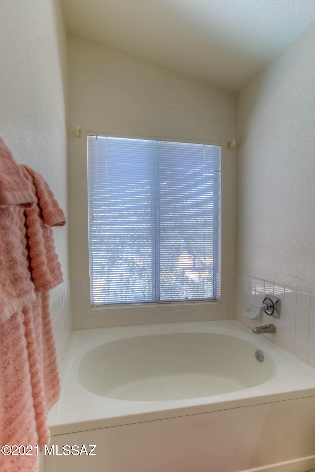 1372 West Valley Ridge Place Tucson, AZ 85737 - Photo 11 of 37