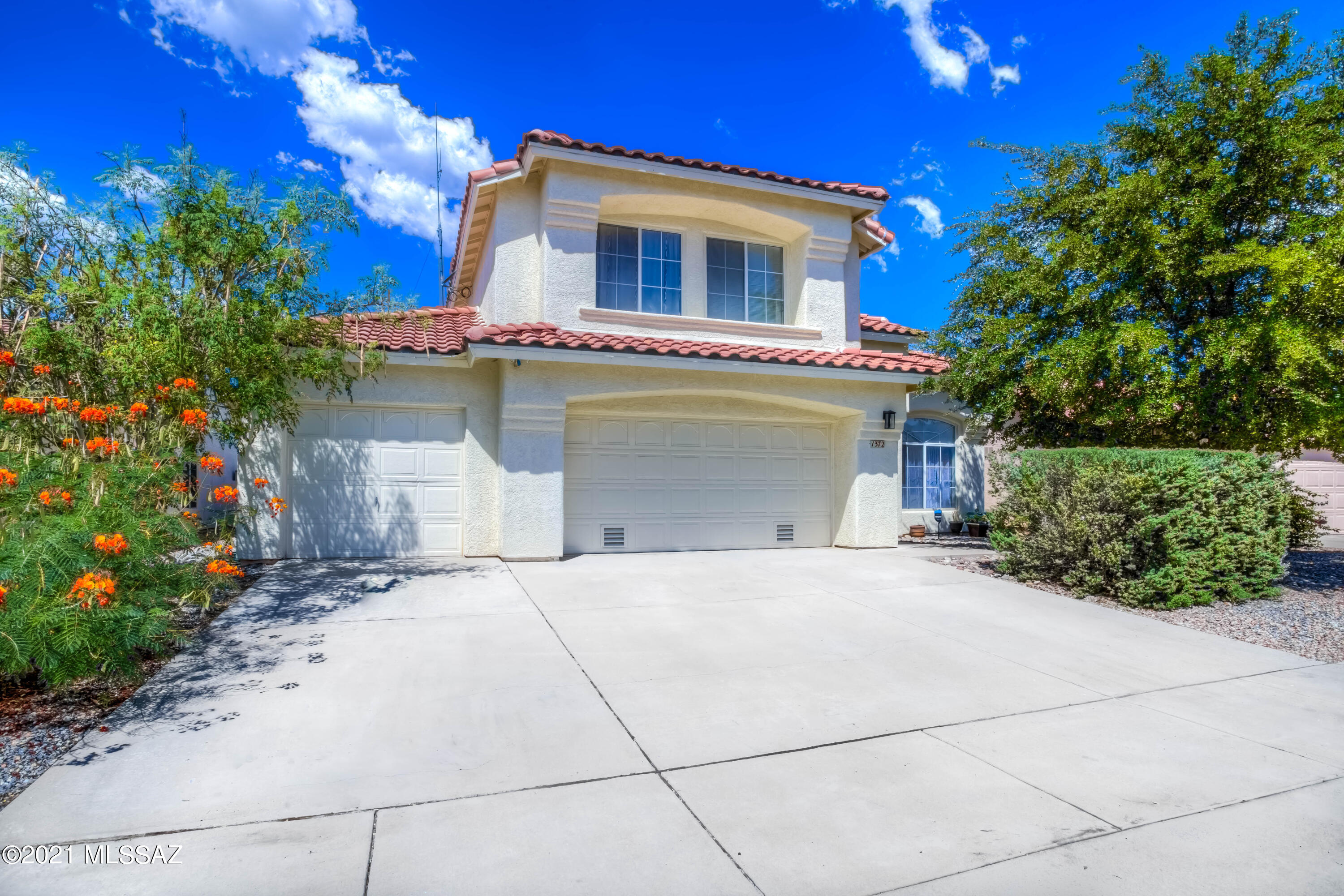 1372 West Valley Ridge Place Tucson, AZ 85737 - Photo 2 of 37