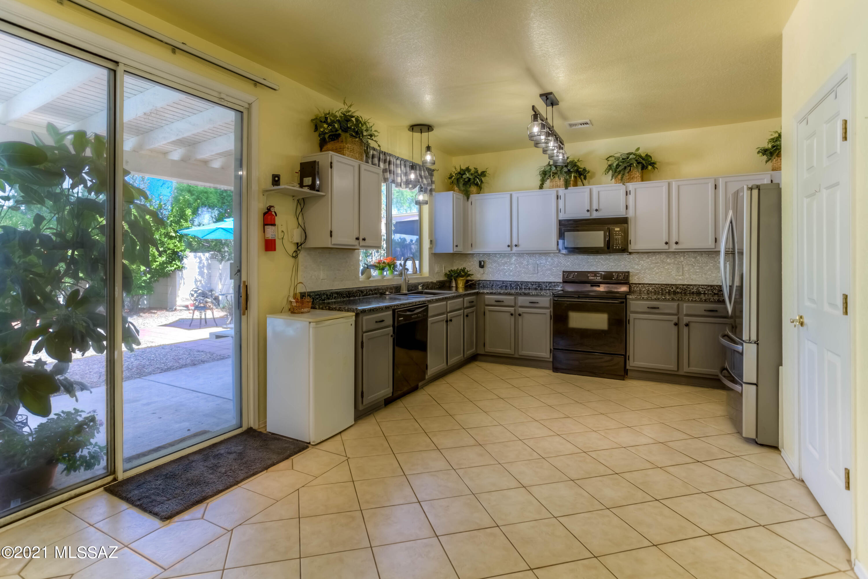 1372 West Valley Ridge Place Tucson, AZ 85737 - Photo 5 of 37