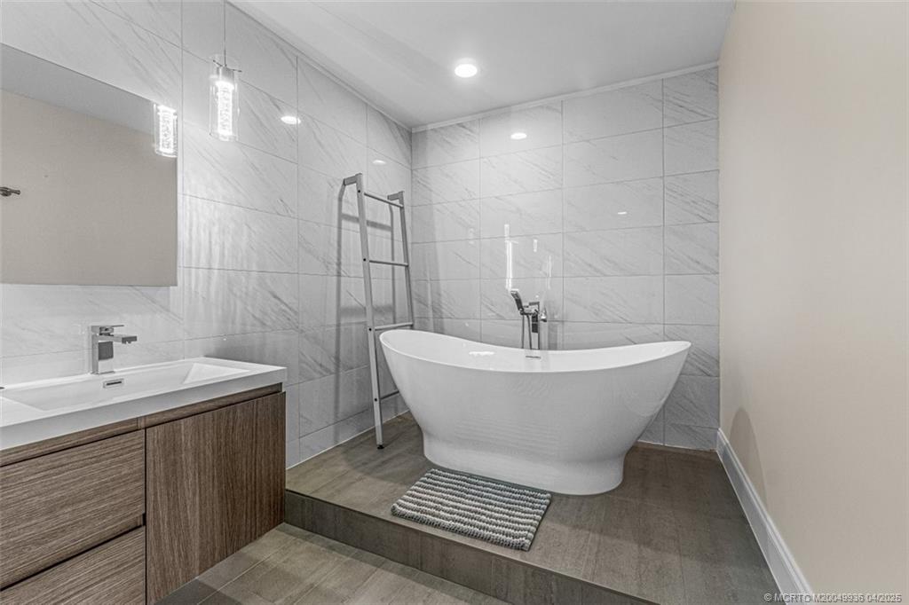 8050 Aberdeen Drive, Unit 202 Boynton Beach, FL 33472 - Photo 24 of 35