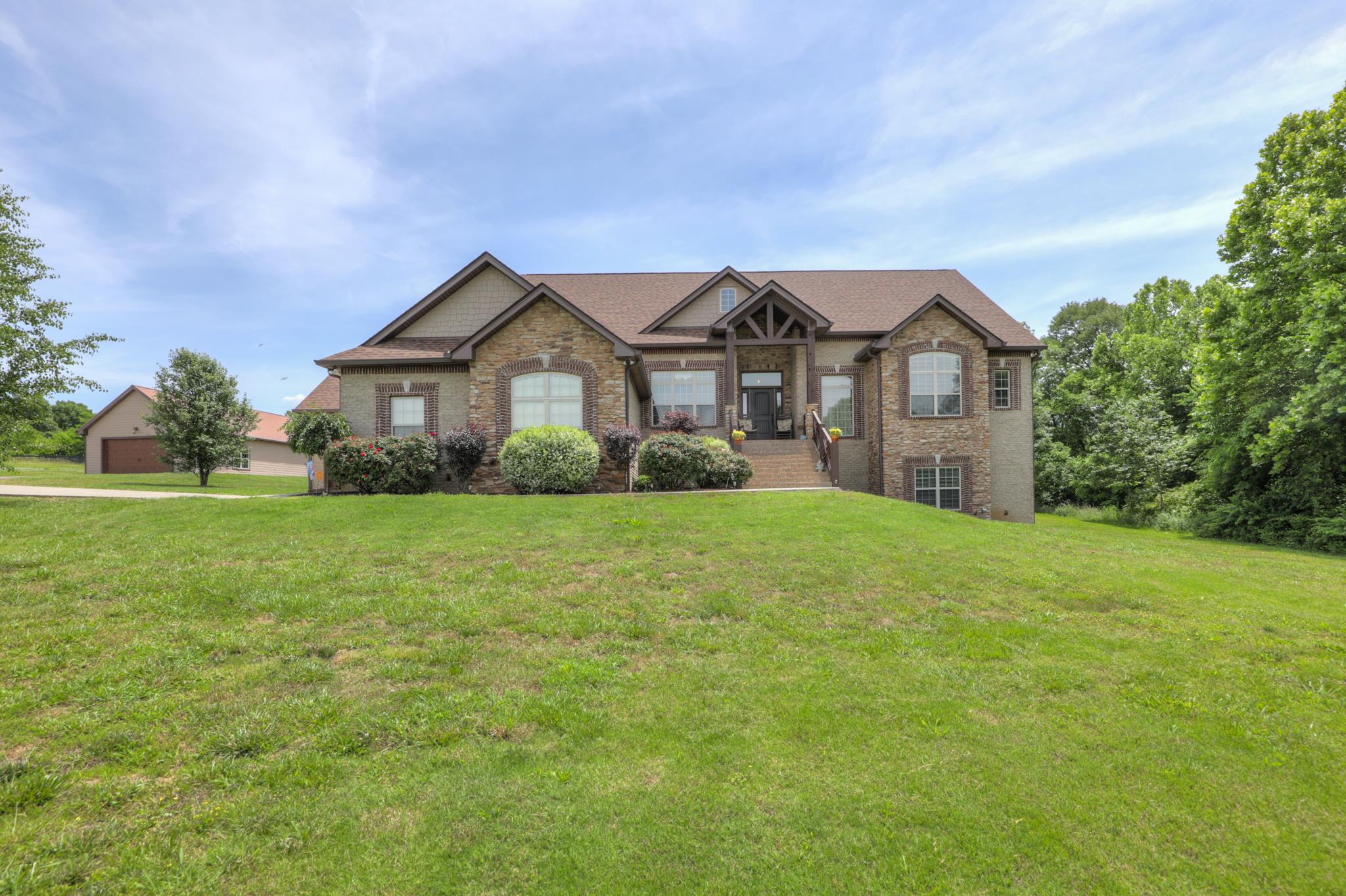 561 Cairo Bend Road Lebanon, TN 37087 - Photo 4 of 29 a front view of house with yard and green space