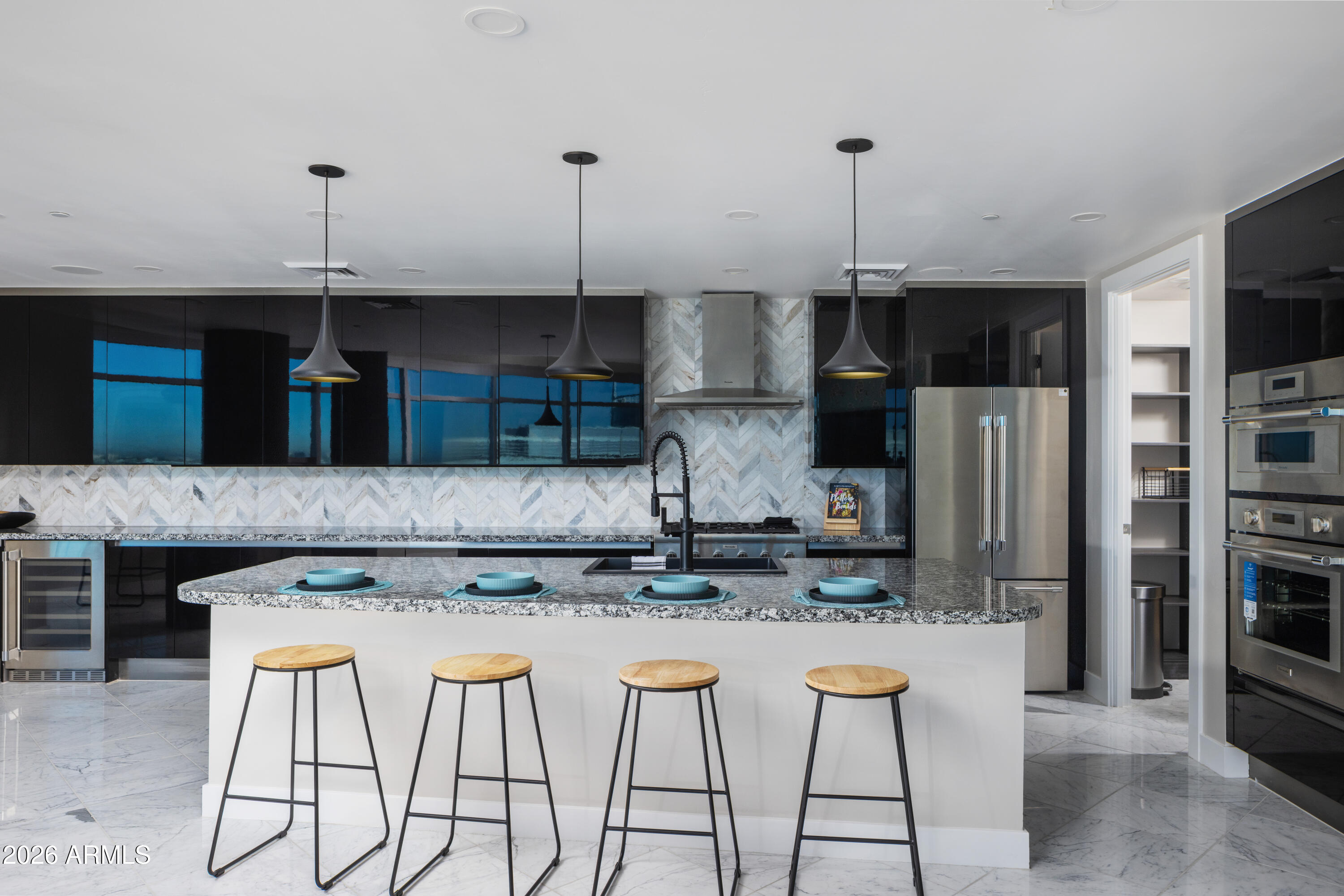 140 East Rio Salado Parkway, Unit 1103 Tempe, AZ 85281 - Photo 6 of 29 Kitchen Island