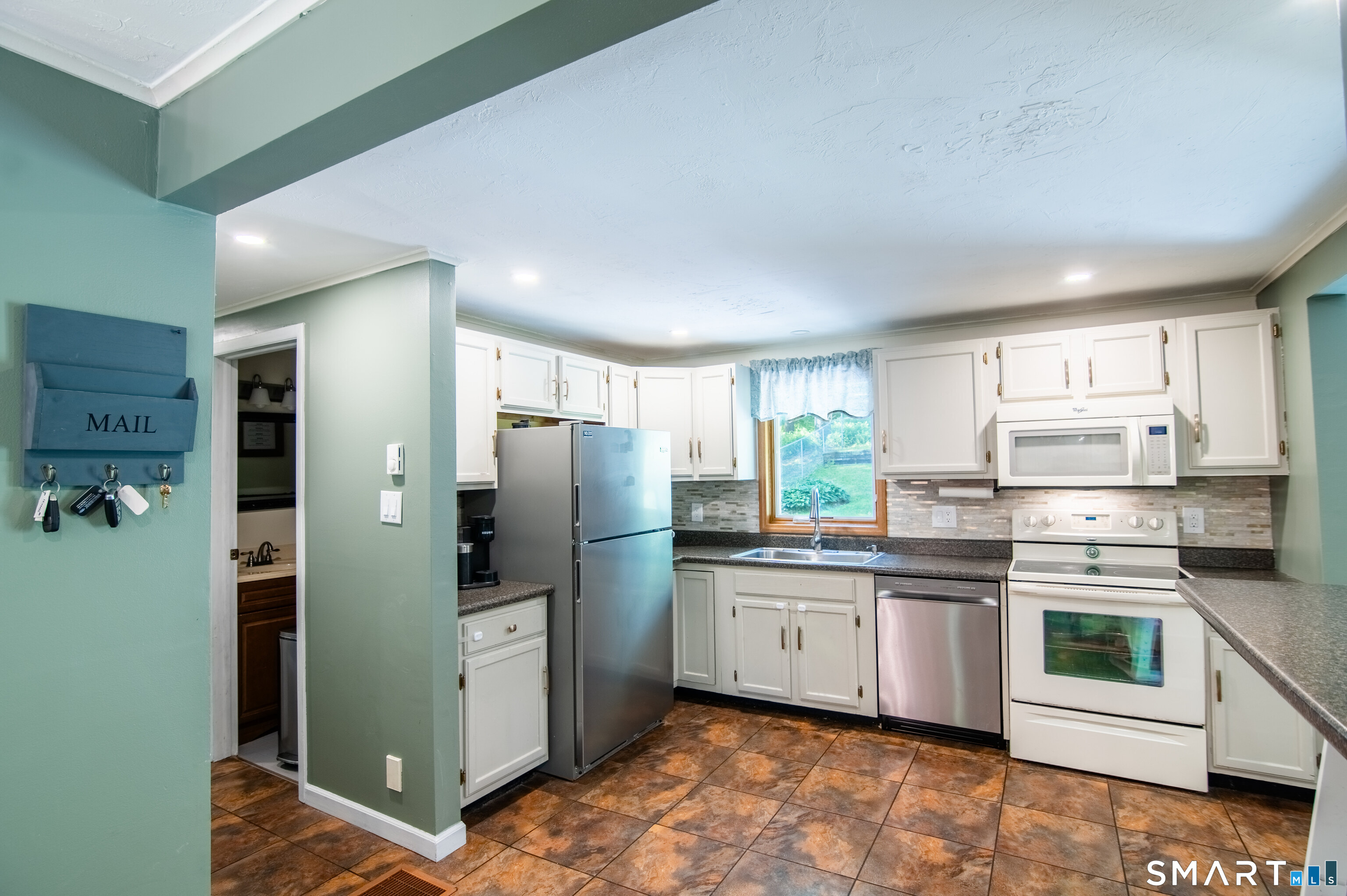 109 Munyan Road Putnam, CT 06260 - Photo 19 of 38