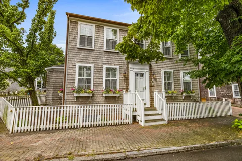 $6,995,000 | 45 Pleasant Street, Unit A&B, Nantucket, MA 02554