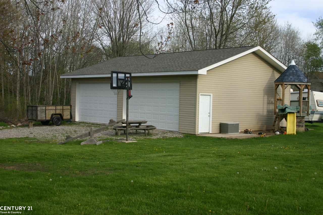 4673 Kidder Road Almont, MI 48003 - Photo 3 of 35 Gallery Image 3