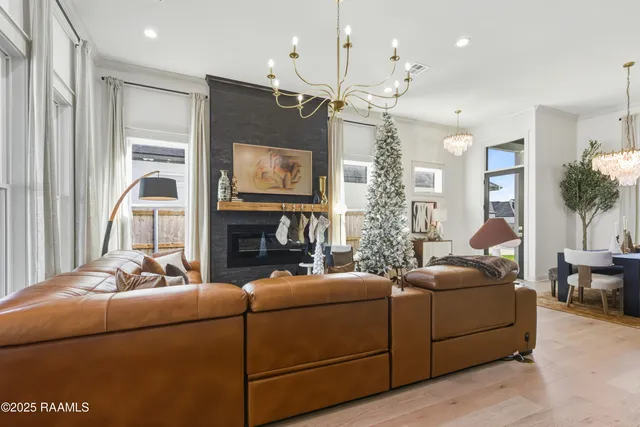 $569,000 | 300 Alexander Palm Avenue, Youngsville, LA 70592