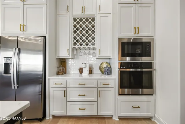 $569,000 | 300 Alexander Palm Avenue, Youngsville, LA 70592