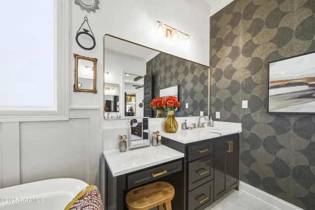 $569,000 | 300 Alexander Palm Avenue, Youngsville, LA 70592