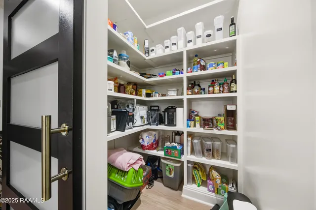 $569,000 | 300 Alexander Palm Avenue, Youngsville, LA 70592