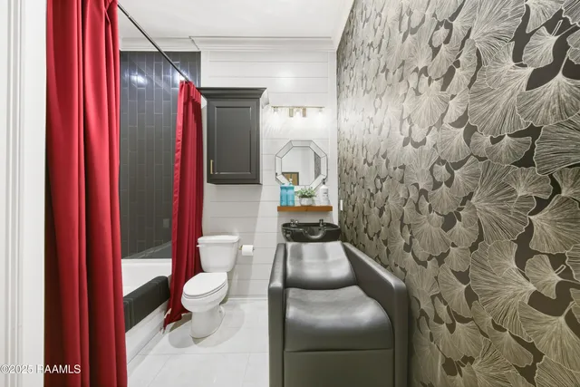 $569,000 | 300 Alexander Palm Avenue, Youngsville, LA 70592