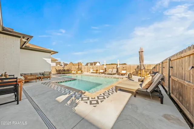 $569,000 | 300 Alexander Palm Avenue, Youngsville, LA 70592