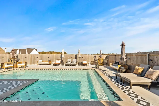 $569,000 | 300 Alexander Palm Avenue, Youngsville, LA 70592