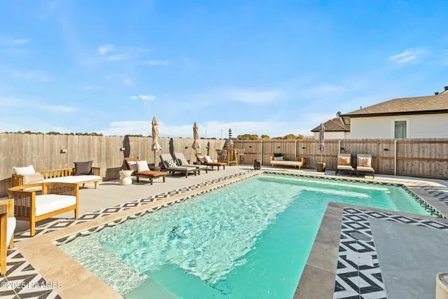 $569,000 | 300 Alexander Palm Avenue, Youngsville, LA 70592