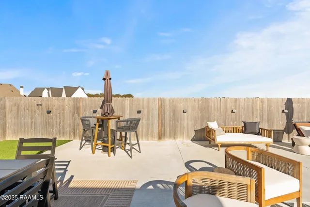 $569,000 | 300 Alexander Palm Avenue, Youngsville, LA 70592