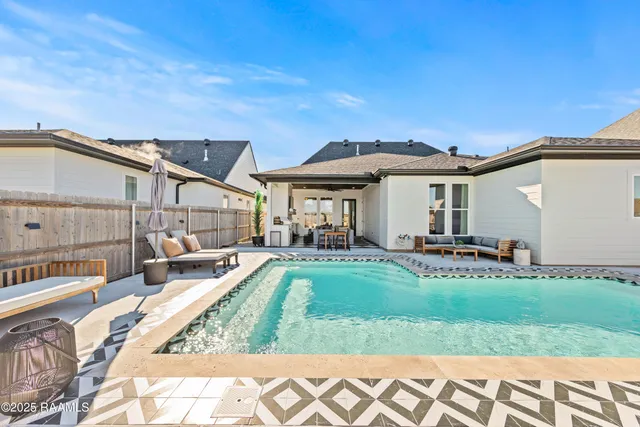 $569,000 | 300 Alexander Palm Avenue, Youngsville, LA 70592