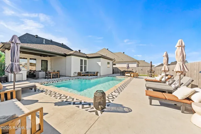 $569,000 | 300 Alexander Palm Avenue, Youngsville, LA 70592