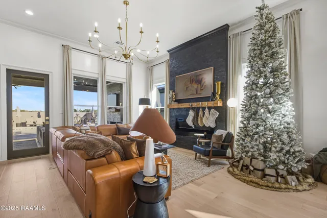 $569,000 | 300 Alexander Palm Avenue, Youngsville, LA 70592