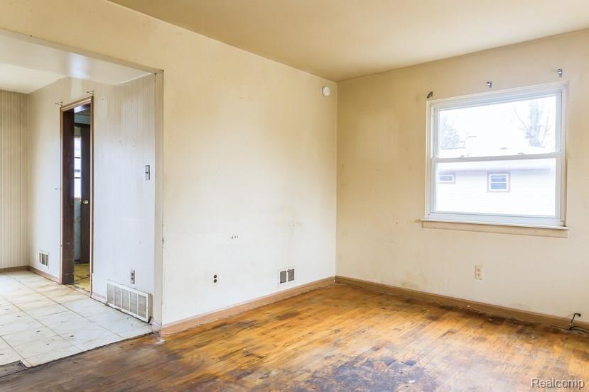399 Kent Street Carleton, MI 48117 - Photo 22 of 24