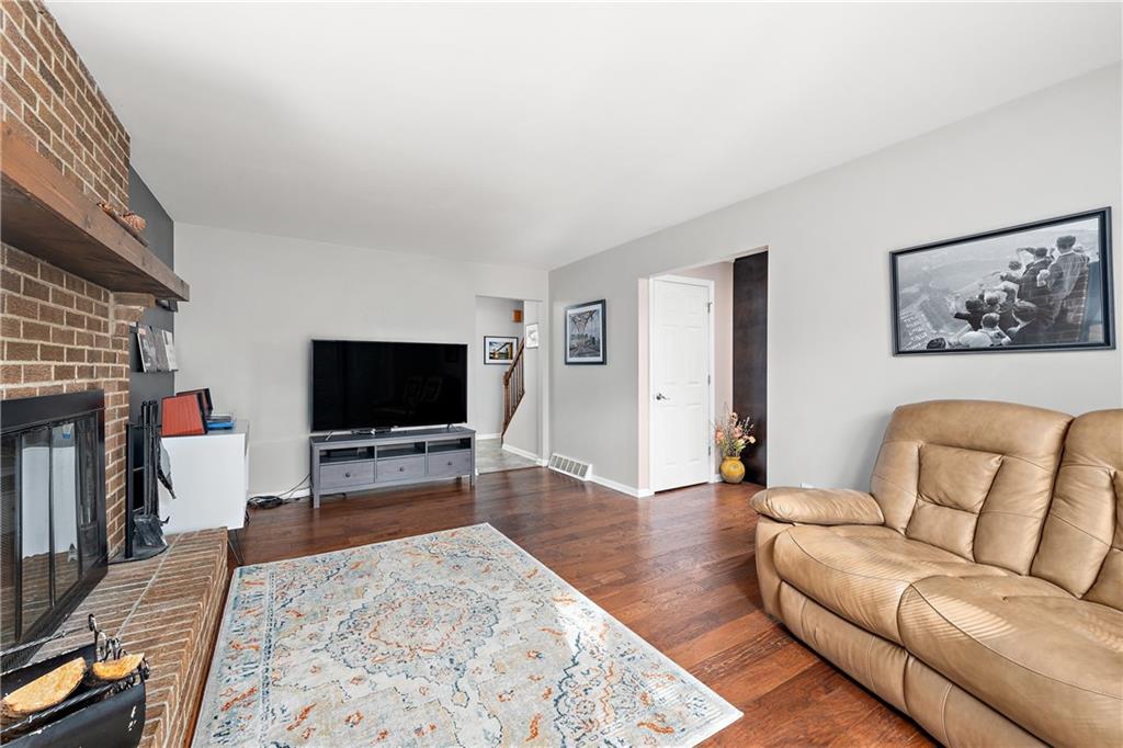10405 Meinert Road Wexford, PA 15090 - Photo 3 of 39 Gallery Image 3