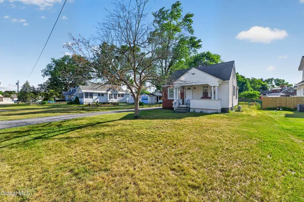 $290,000 | 77 Oakdale Avenue, Rotterdam, NY 12306