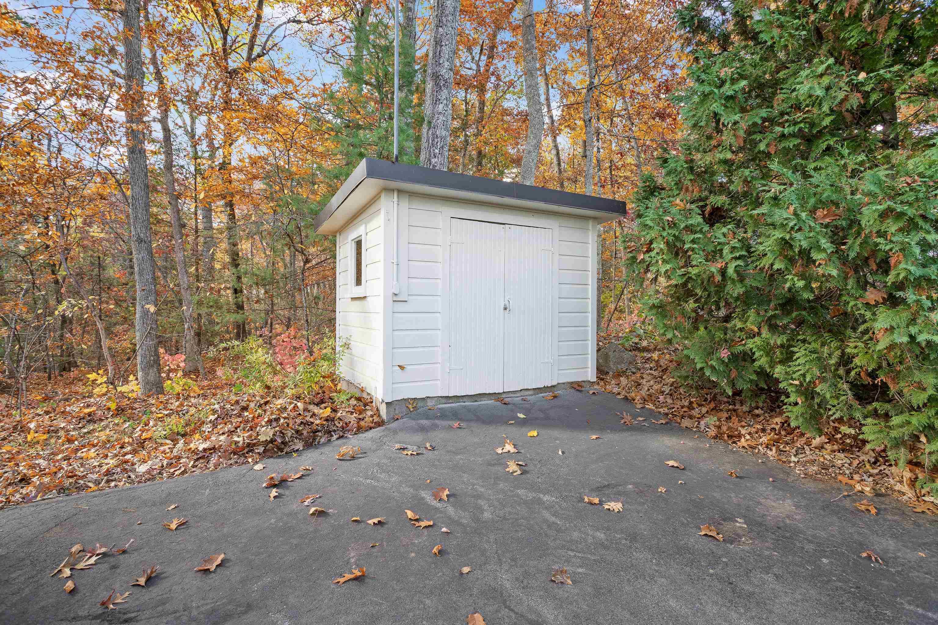 12 Gardner Road Windham, NH 03087 - Photo 8 of 41