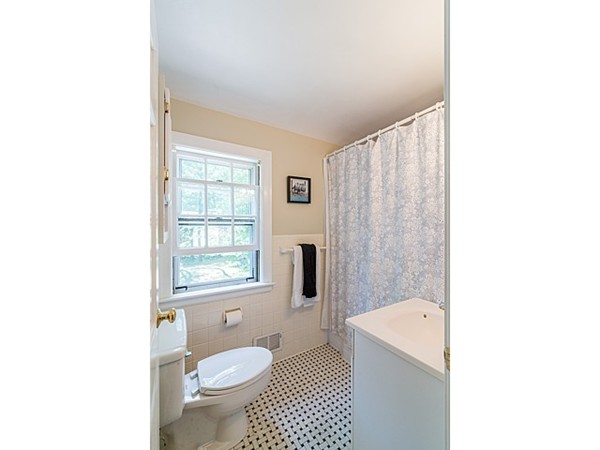 85 Mayo Road Wellesley, MA 02482 - Photo 16 of 19 Gallery Image 16