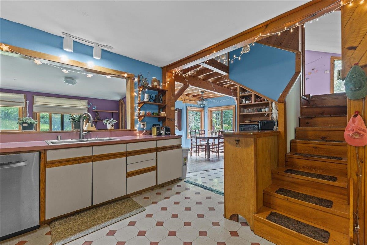 2269 South Road Williston, VT 05495 - Photo 15 of 60