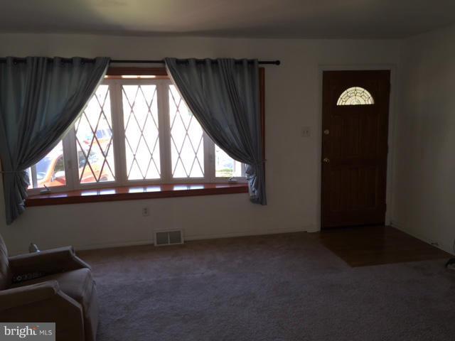 140 Embleton Road Owings Mills, MD 21117 - Photo 8 of 27 Living Room