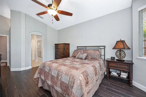 $699,900 | 305 Leckenby Way, Folsom, CA 95630