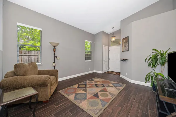 $699,900 | 305 Leckenby Way, Folsom, CA 95630