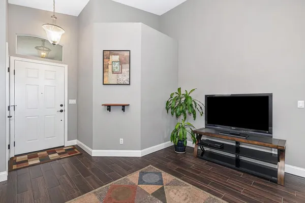 $699,900 | 305 Leckenby Way, Folsom, CA 95630