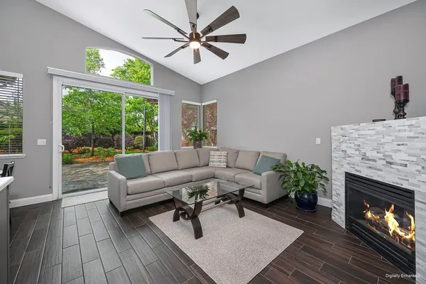 $699,900 | 305 Leckenby Way, Folsom, CA 95630