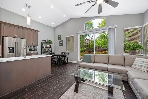 $699,900 | 305 Leckenby Way, Folsom, CA 95630