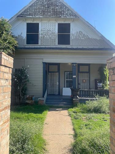 917 North 10th Street Waco, TX 76707 - Photo 2 of 12