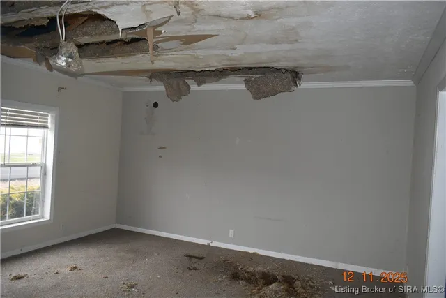 $124,400 | 28 East Vine Street, Campbellsburg, IN 47108