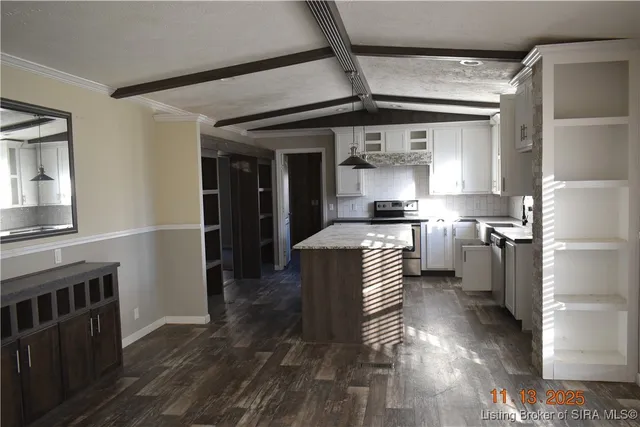 $124,400 | 28 East Vine Street, Campbellsburg, IN 47108