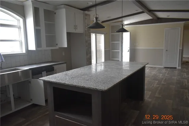 $124,400 | 28 East Vine Street, Campbellsburg, IN 47108