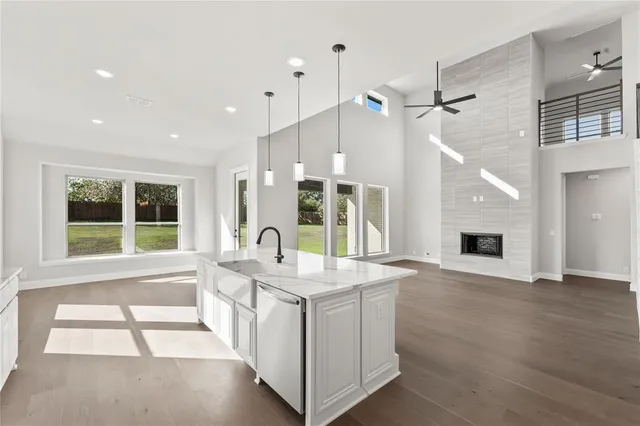 $614,000 | 643 Crystal Lk Lane, Red Oak, TX 75154