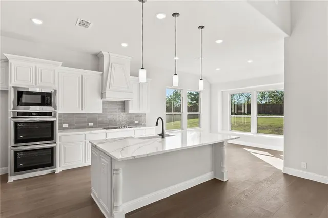 $614,000 | 643 Crystal Lk Lane, Red Oak, TX 75154