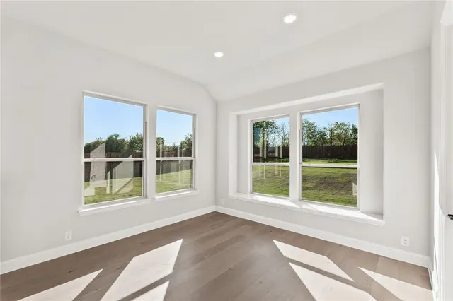 $614,000 | 643 Crystal Lk Lane, Red Oak, TX 75154